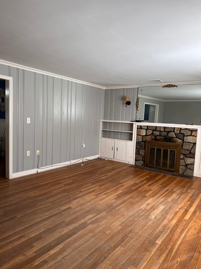 Photo - 72 Carlton St