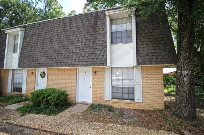 Photo - Charming & Convenient 3-Bedroom Townhome in Northeast Pensacola – Prime Location & Great Amenities!