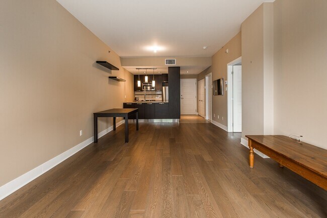 Photo - 795 Chem. du Bord-du-Lac-Lakeshore Unit 112