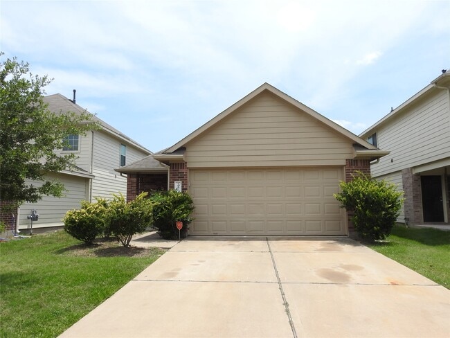Building Photo - 18719 Dennington Dr Rental