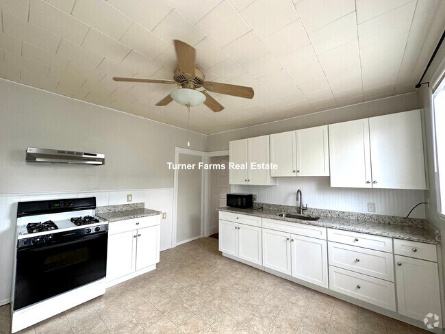 Building Photo - 30 Roseclair St Unit 3 Rental