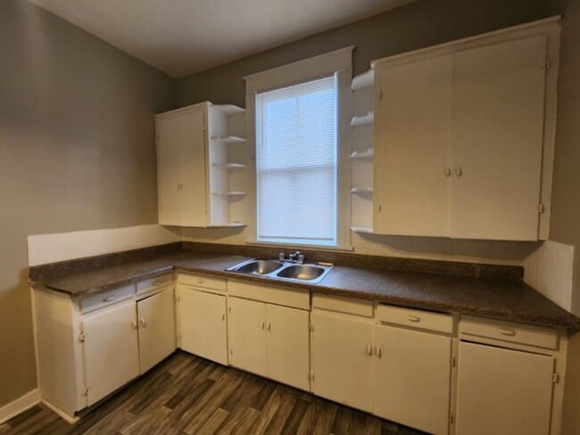 Photo - 1712 Pike Ave