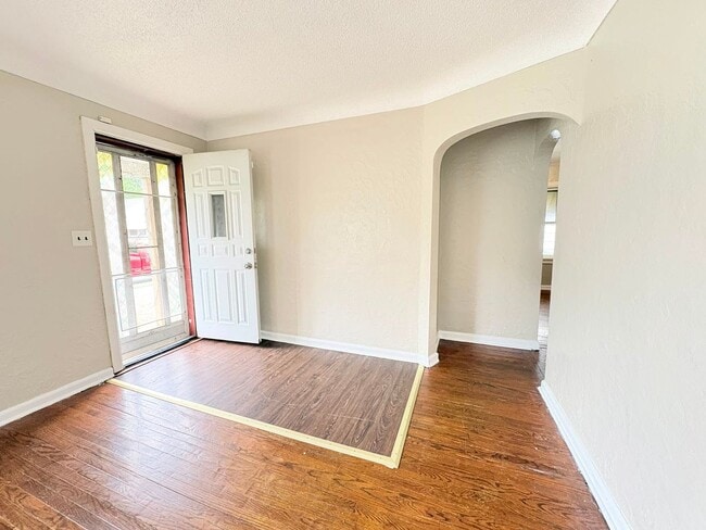 Photo - 1727 Marne Ave
