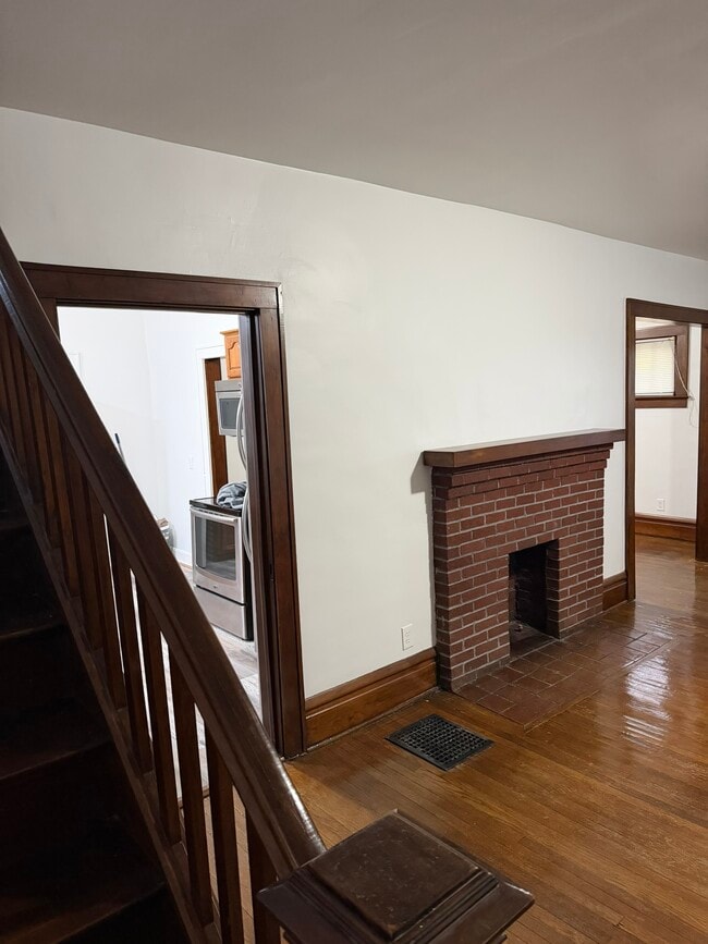 Photo - 594 N 21st St