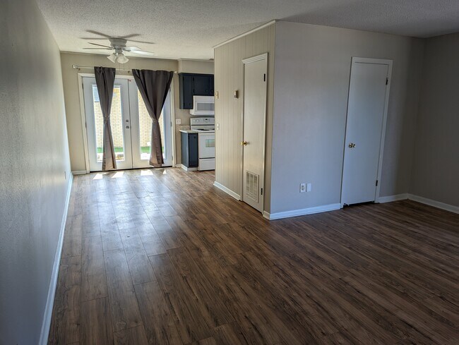 Photo - Pirate Cove Apartments 23-30