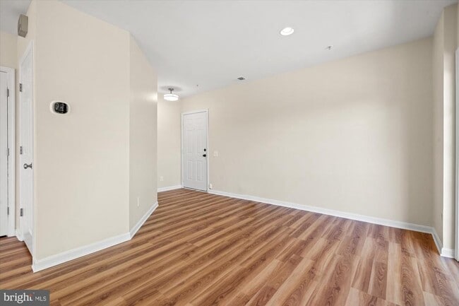 220 Fallsgrove Blvd Unit 3