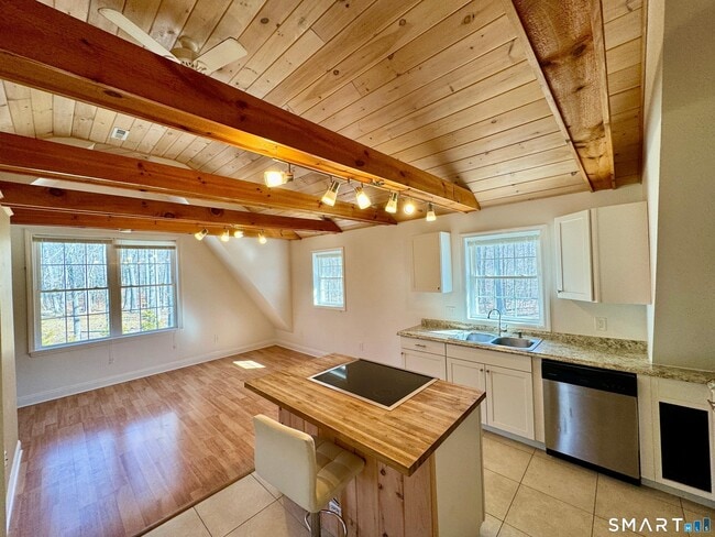 Building Photo - 114 Meadow Lark Ln