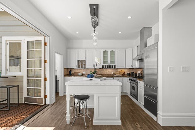 Kitchen - 115 Magnolia St