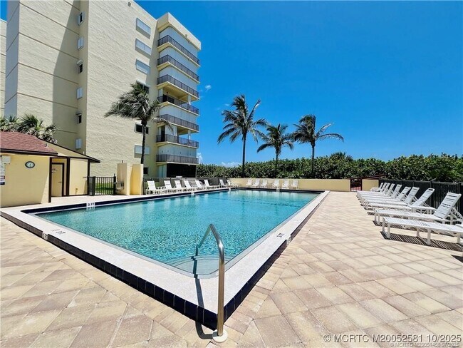 7440 S Ocean Dr Unit 324A