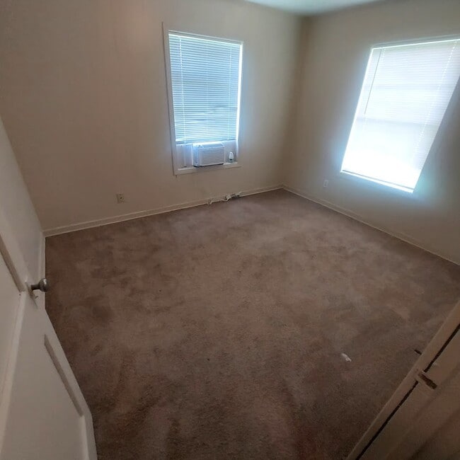 One Bedroom With AC