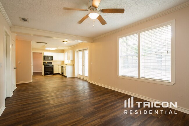 Photo - 18139 Lake Bend Dr