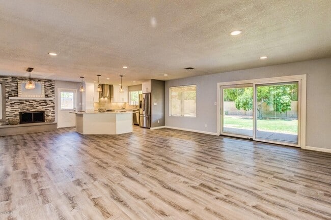 Photo - 11112 N 106th St