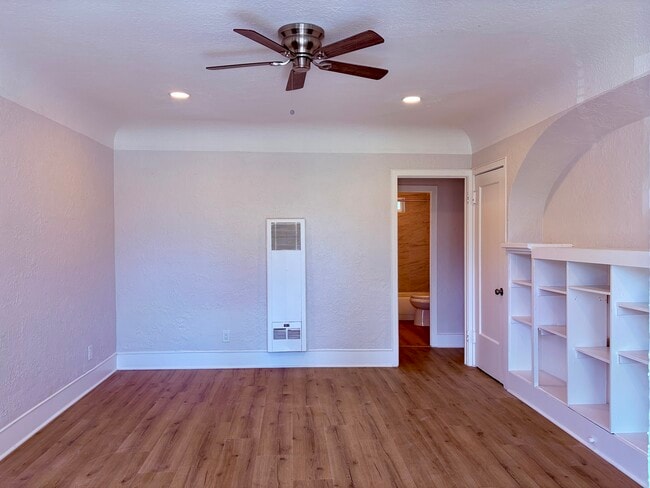 Photo - 199 E Hullett St