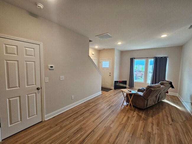 130 Loren Rd