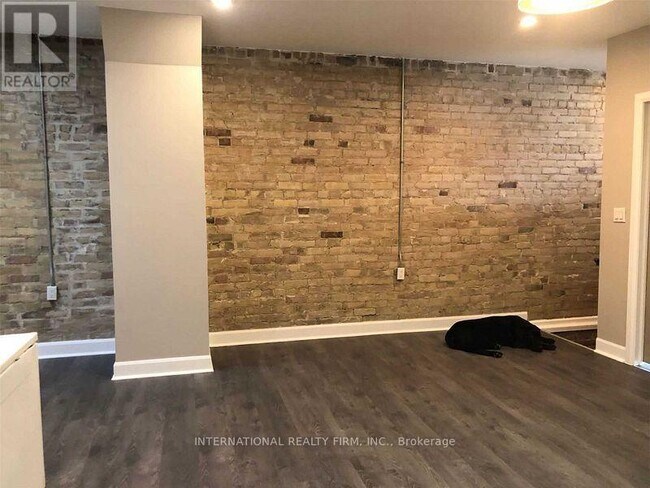 Photo - 1272 Danforth Ave