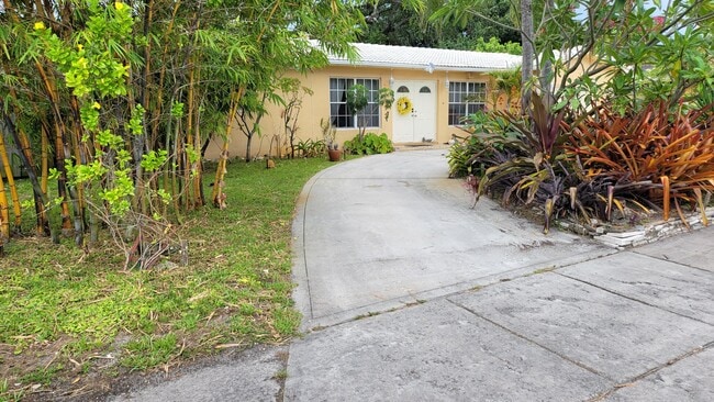 2008 NW 3rd Ct