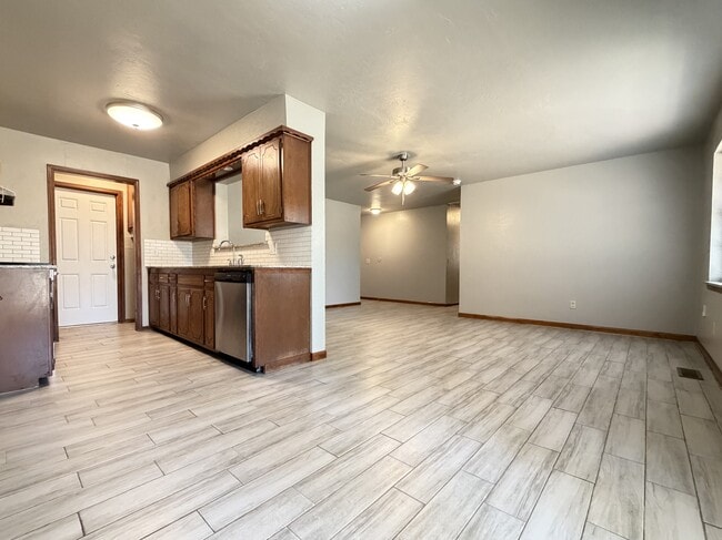 Photo - 303 Kimberly Ln