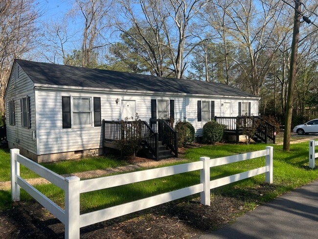 Building Photo - Milledge Ave Ext 1693/1695 Unit Mill Ave Ext 1693