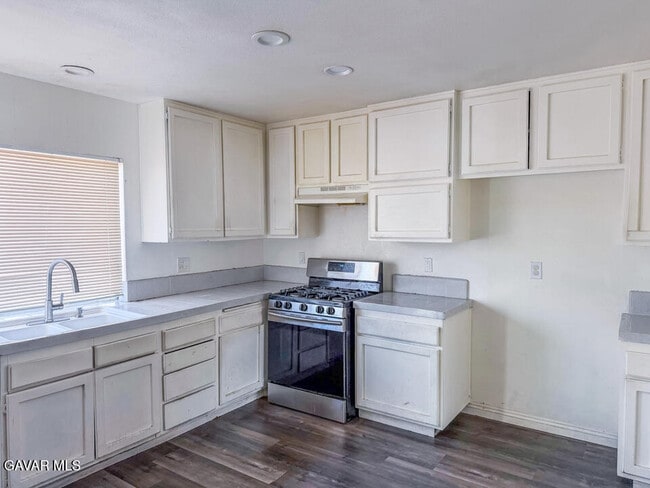 Photo - 1253 Morven St