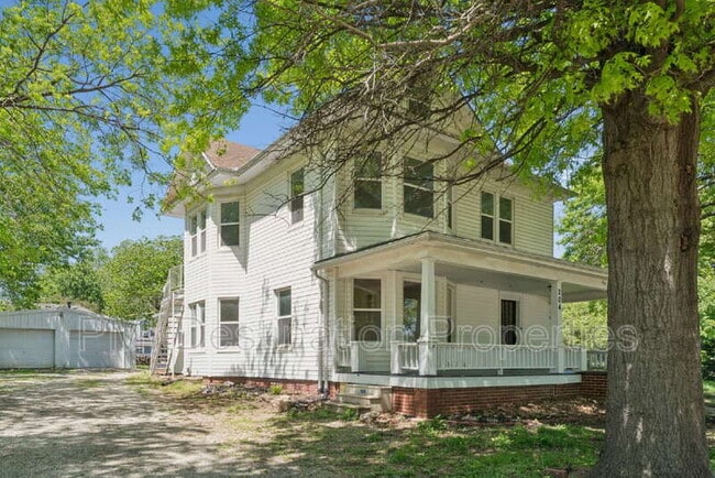 Photo - 204 Bury St