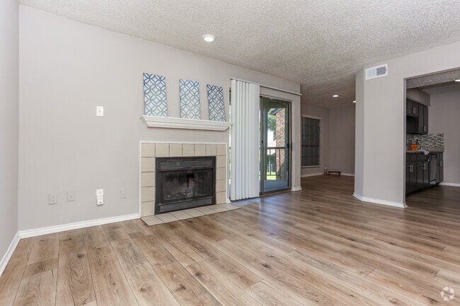 1BR, 1BA, Den - 877SF - Living Room - Legacy