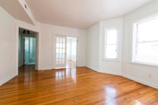 7131 S Yates