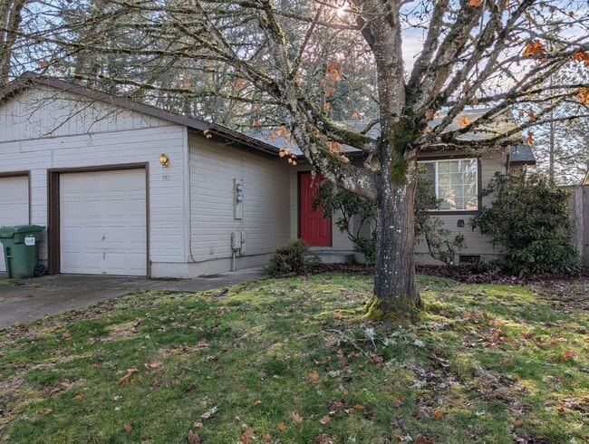 Photo - Spacious 2-Bedroom, 2-Bath Duplex In The River Rd Area!