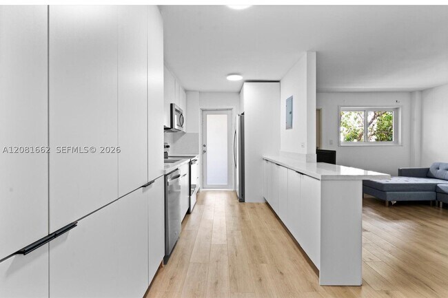 1620 West Dr Unit 305