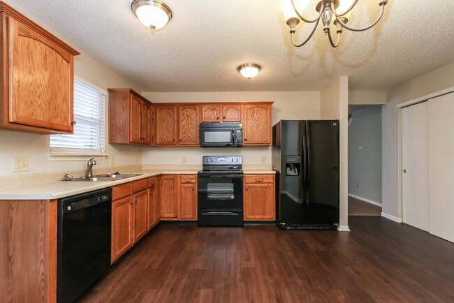 2858 Ludwig Dr