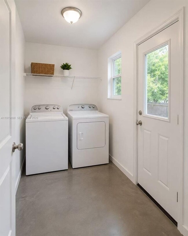 Photo - 374 NW 31st Ave