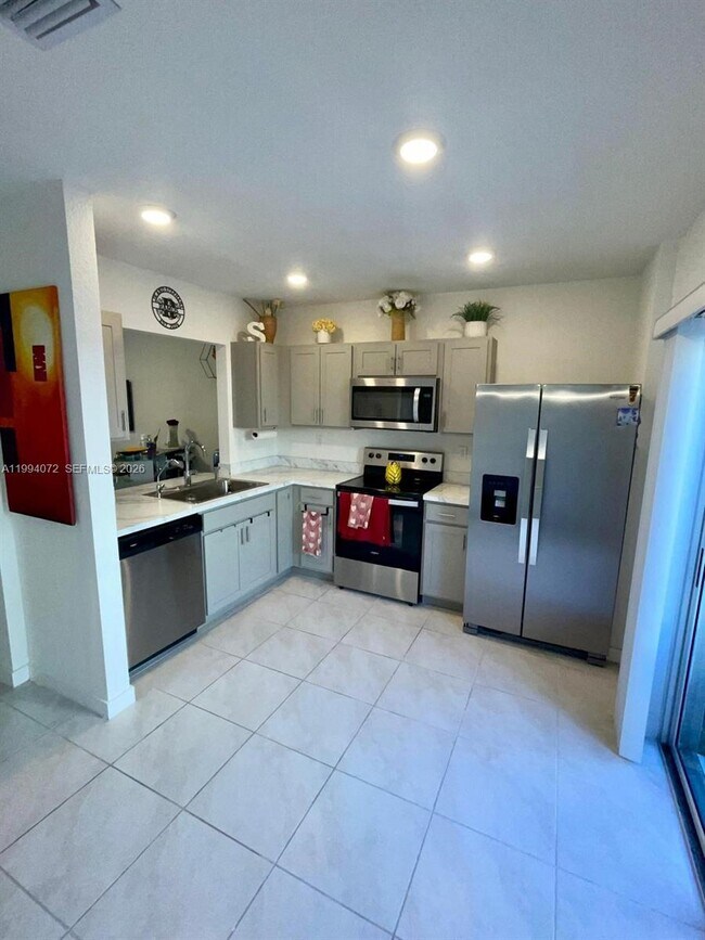 Photo - 456 NE 4th St