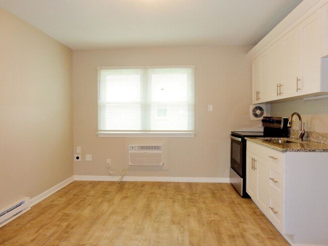 Photo - Coronet4630 Unit #A