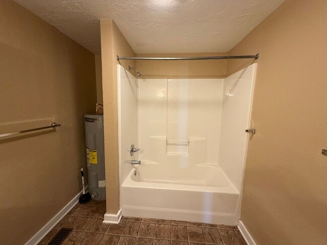 Photo - 3 Bed 2 Bath home in the Heart of Martin, TN!