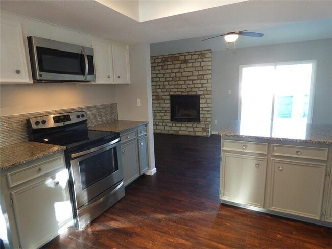 Photo - 6107 La Mesa St