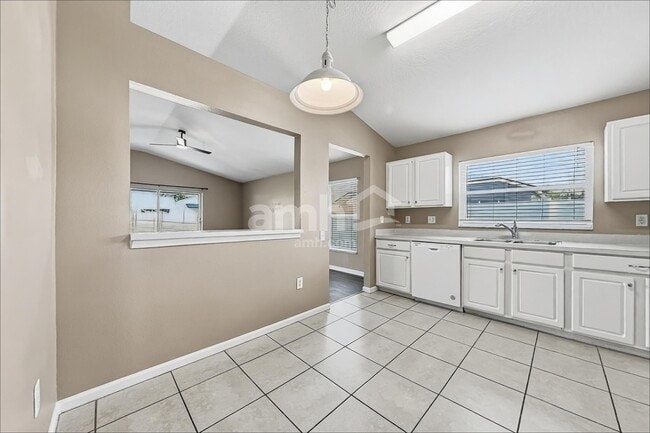 Photo - 1107 Summer Breeze Dr