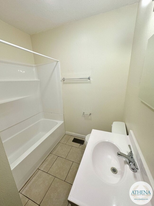 Photo - 2 Bedroom / 1 Bath House located on Bertling Street - FENCED-IN BACKYARD