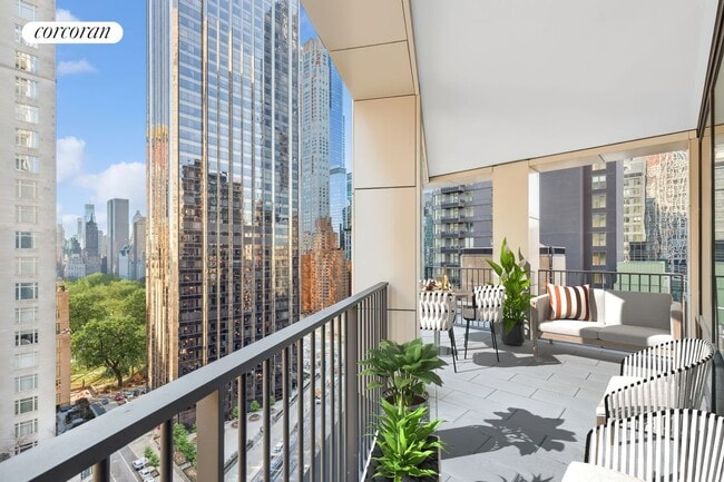 Photo - 15-1869 W 61st St