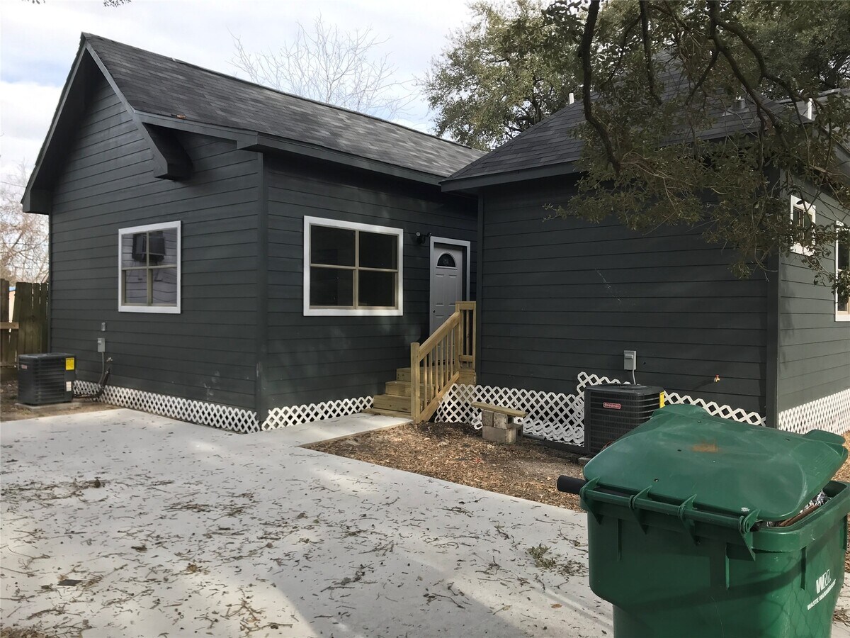 Photo - 2614 Delano St