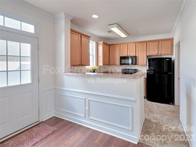 Photo - 242 Welton Way