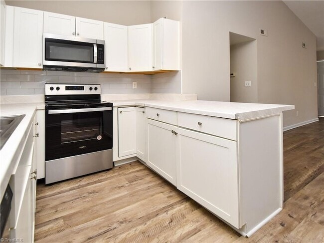 Photo - 1811 Saffron Pl