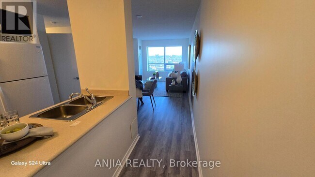 Photo - 61 Heintzman St Unit 1510