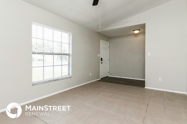 Photo - 3243 Knightsbridge Rd