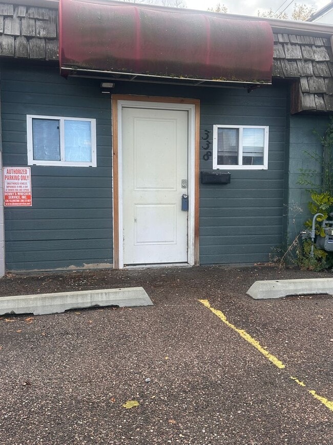 Building Photo - ALL utilities included in this2 Bedroom 1 ...
