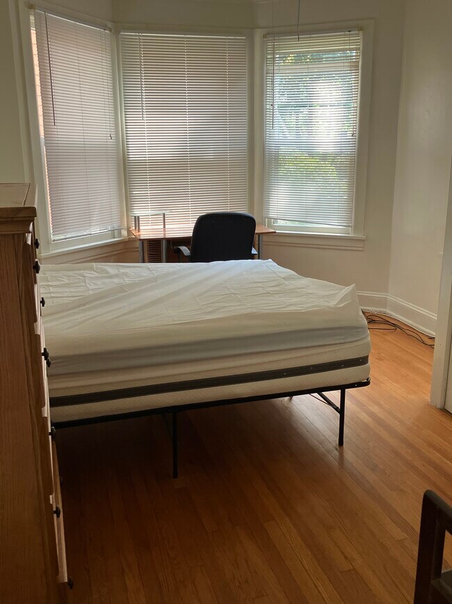 Photo - 111 Catherine St Unit 1