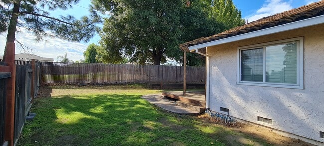 Photo - 2912 Honeynut St