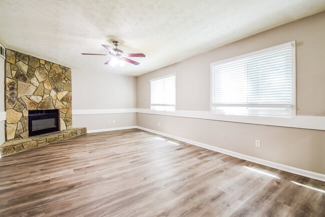 Photo - 3210 Fescue Cir