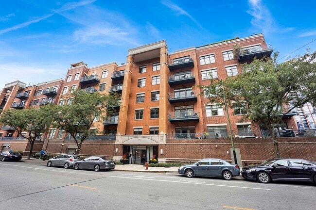 Building Photo - 550 W Fulton St Unit 507