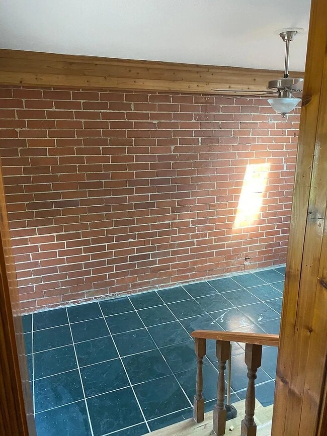 Photo - 2107 Lou Dr W