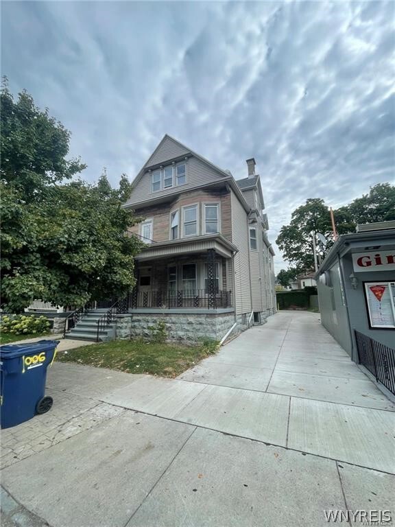 Photo - 1015 Elmwood Ave