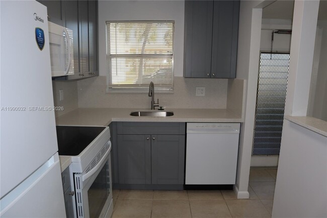 Photo - 8500 Sunrise Lakes Blvd Unit 111